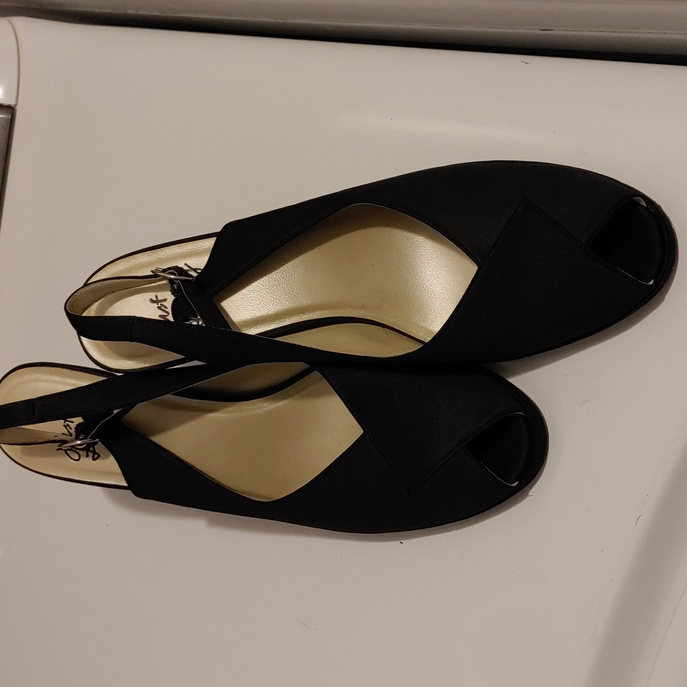 Just Libby brand size 9 sling backs.
